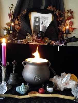 samhain15caldron.jpg
